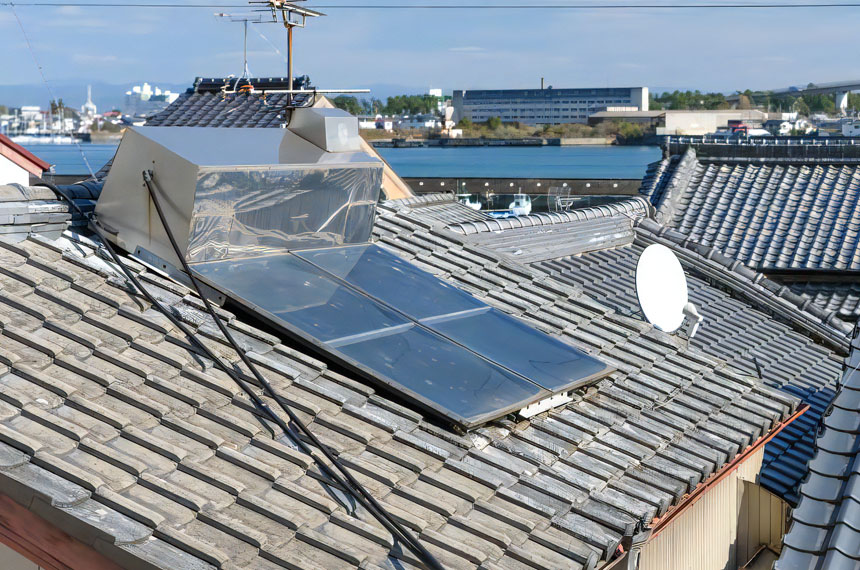 ユニエーター（太陽熱温水器）撤去・回収